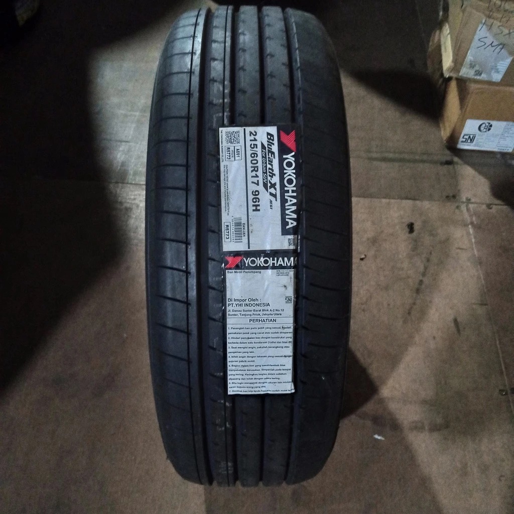 Ban Mobil Yokohama Bluearth Xt Ae61 215/ 60 R17
