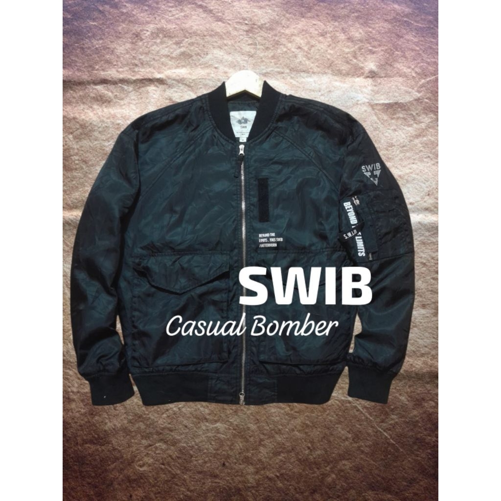 Jaket casual bomber keren SWIB bekas pakai
