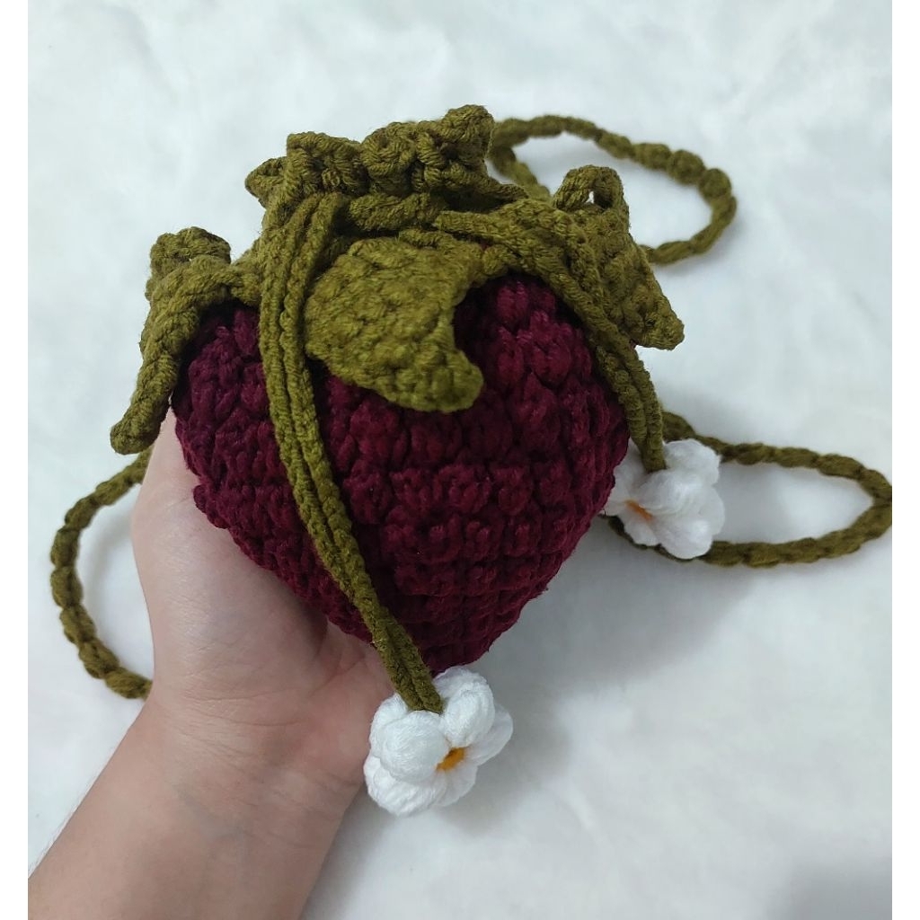 Mini bag | mini bag rajut| mini bag strawberry| tas kecil| tas rajut strawberry | tas strawberry