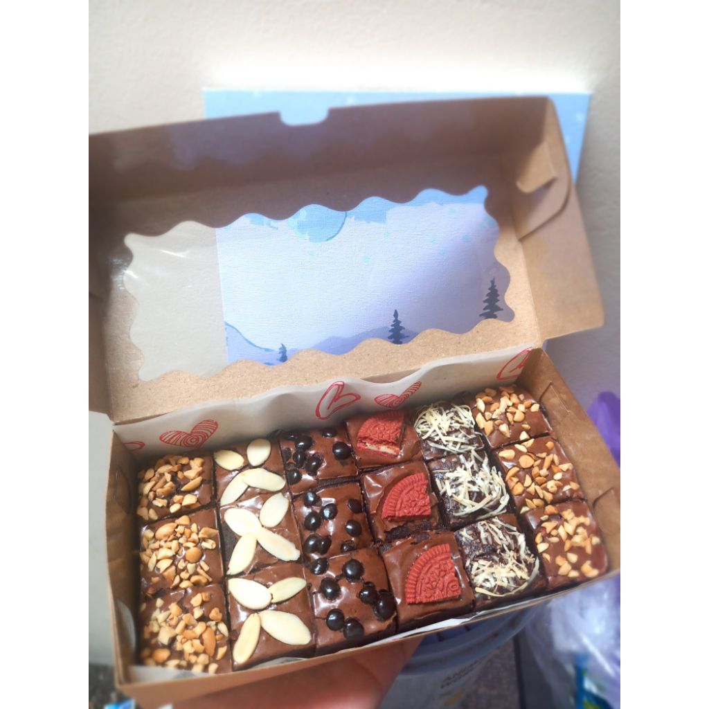 FUDGY BROWNIES 20X10