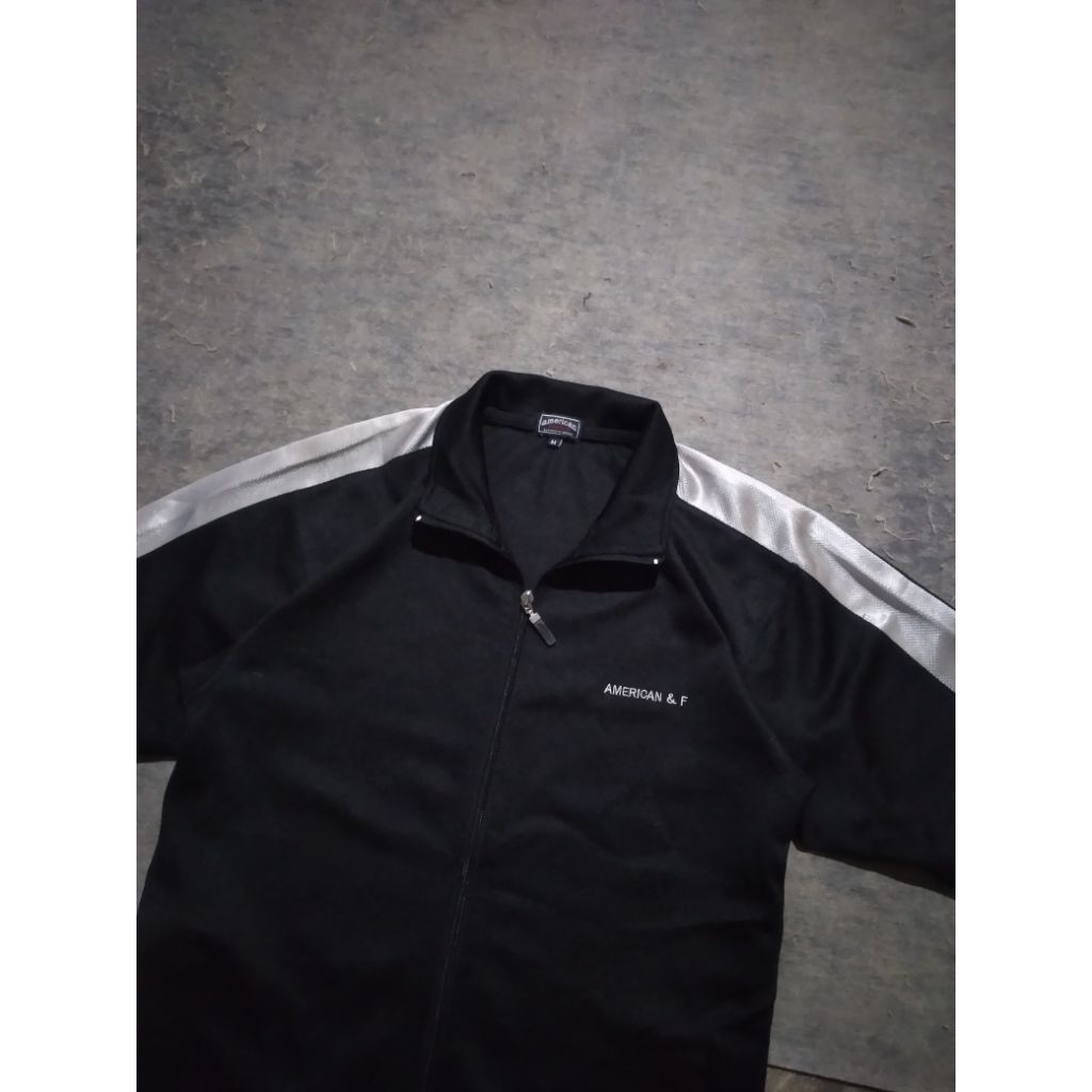 tracktop lengan pendek