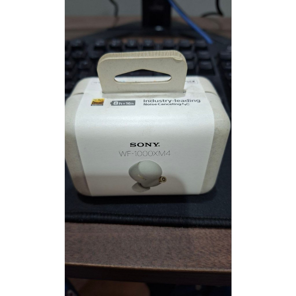 Sony WF 1000 XM4 - Minus earbud batere mati sebelah kanan.