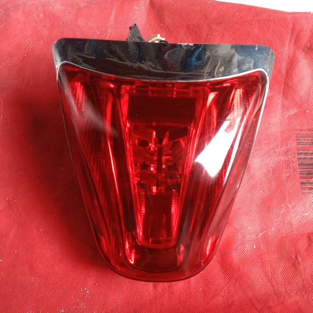 Lampu stop belakang vespa