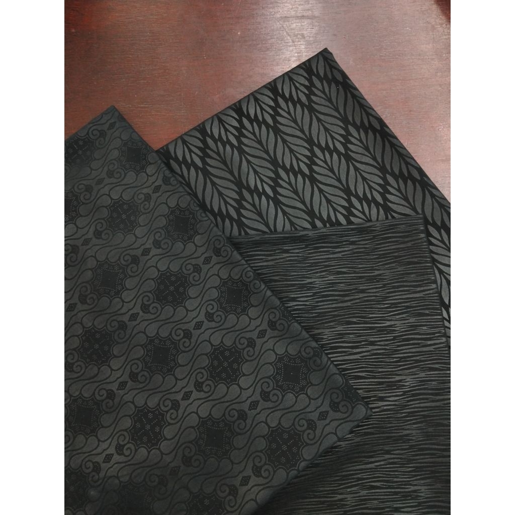 Jetblack EMBOS Motif