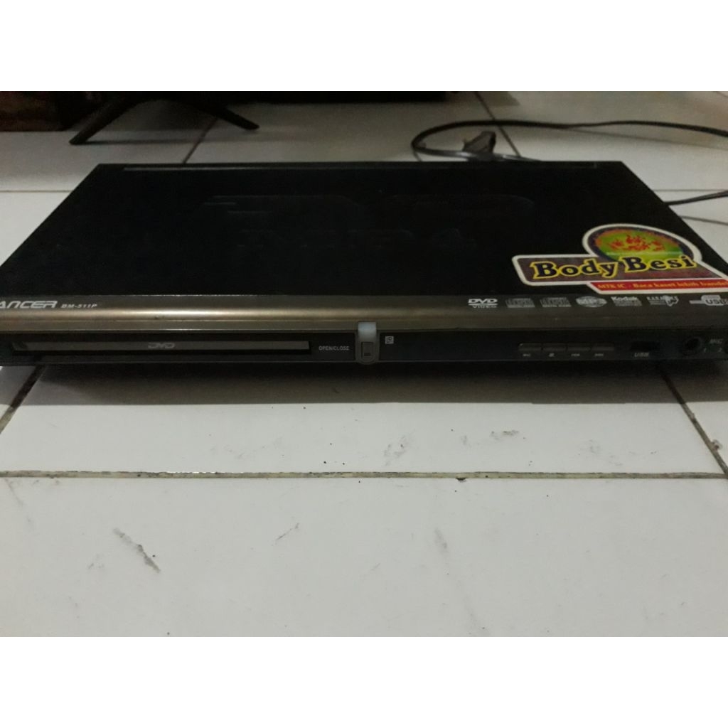 BAHAN OPREK TEKHNISI DVD PALYER RUSAK MEKANIK