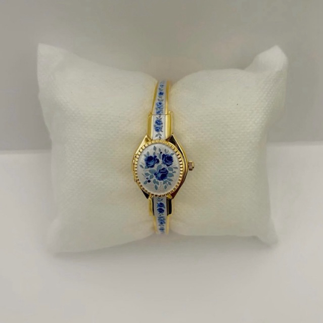 Andre Mouche Bangle Watch