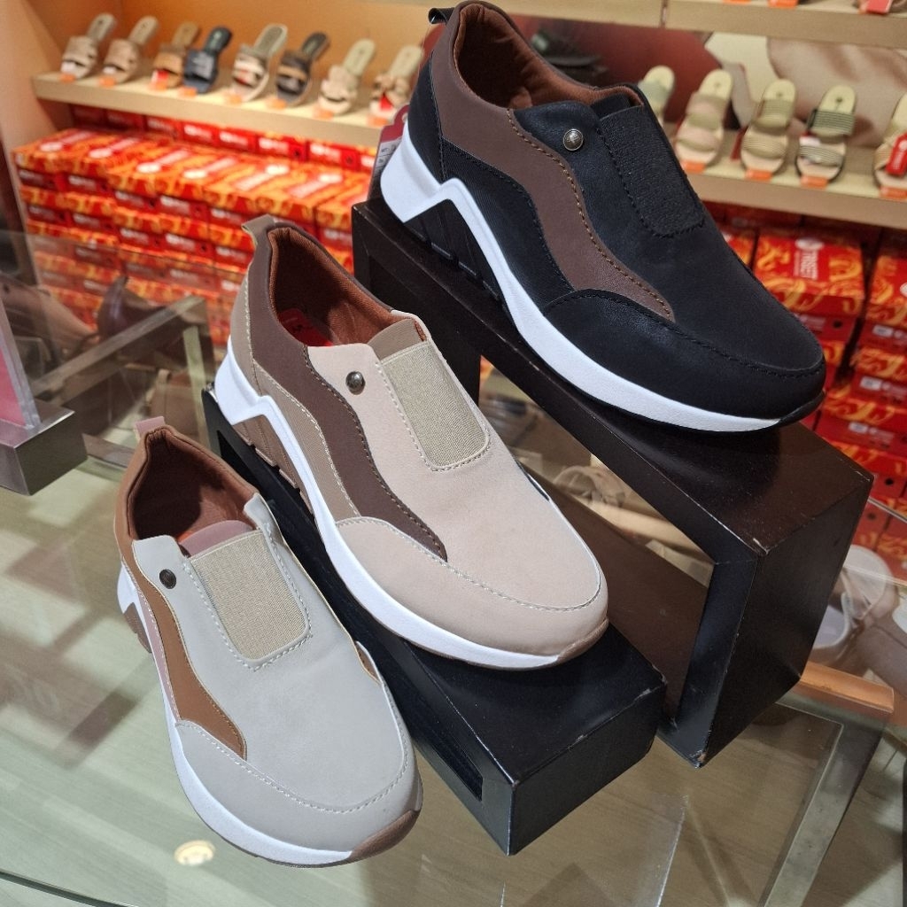 Sepatu Slip On Wanita TRISET ORI