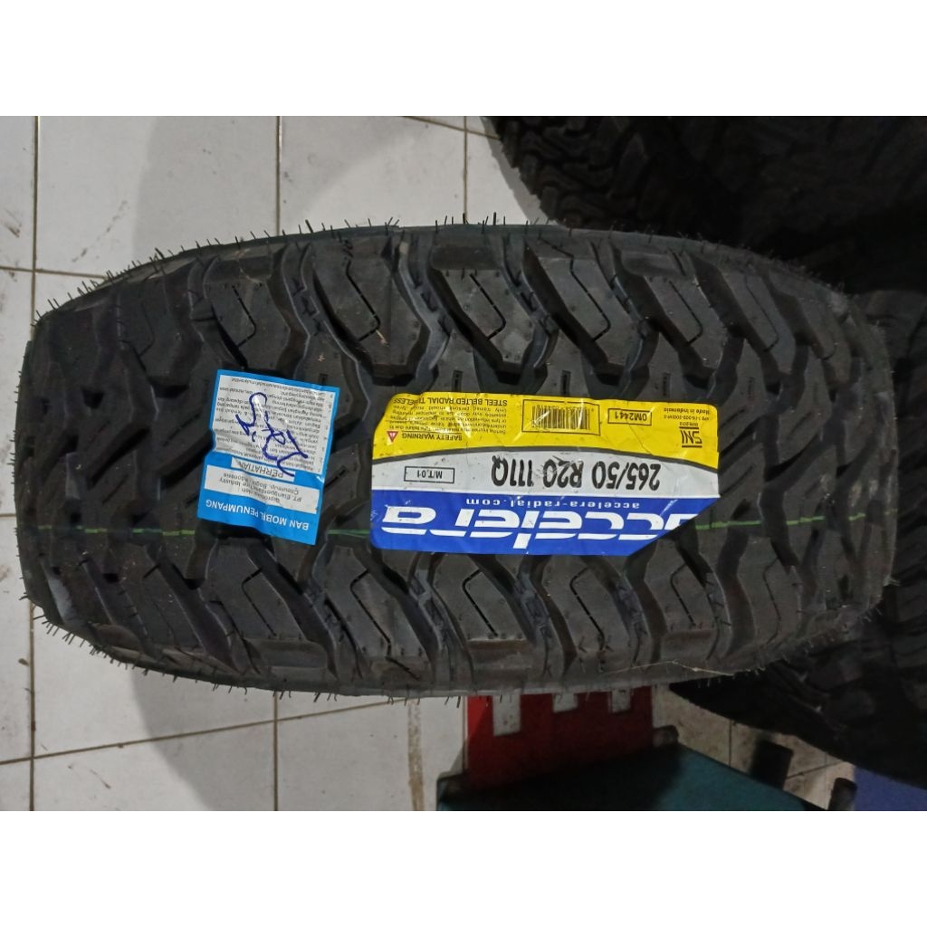 ACCELERA M/T-01 265 50 R20