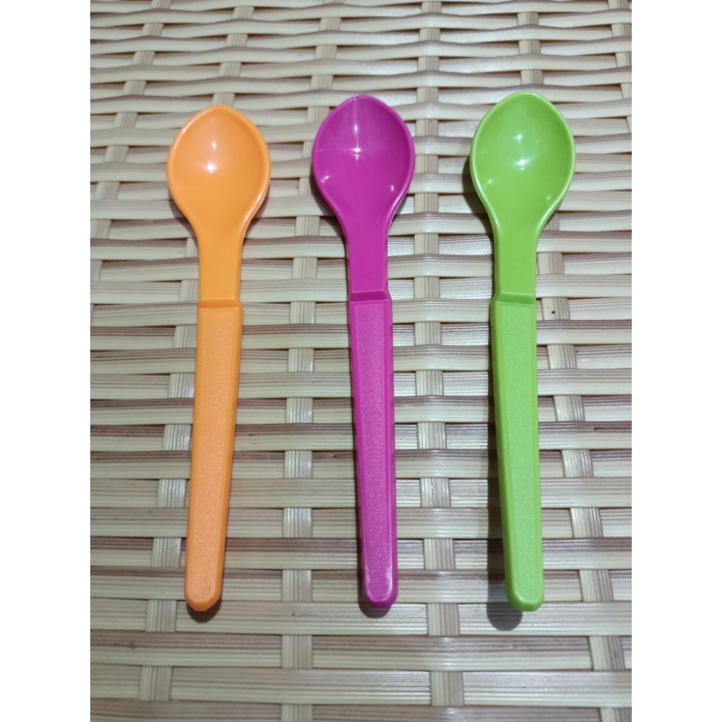 TUPPERWARE 100%. Sendok makan bayi / sendok bumbu / dll