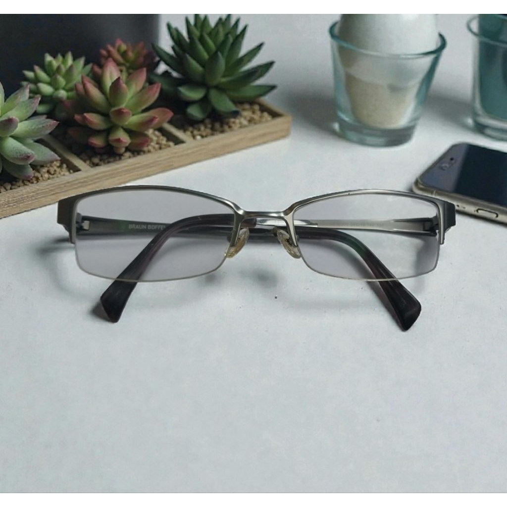 frame kacamata braun buffel titanium preloved