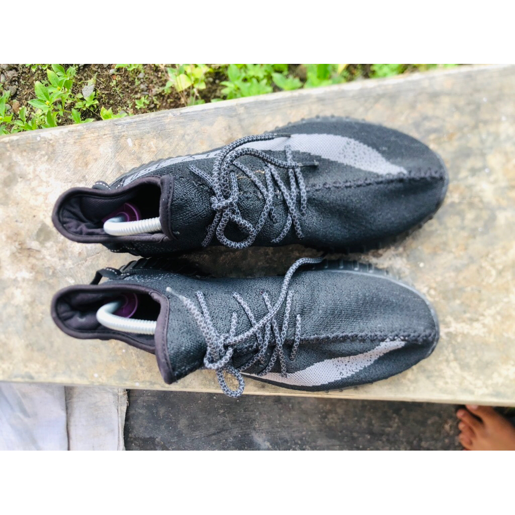 sepatu running merk adidas uk 44