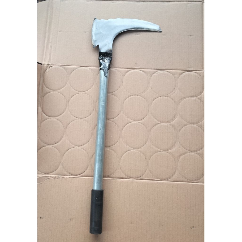 Pisau Sabit kebun. Pemangkas rumput dan ranting 2 in 1 multifungsi panjang 56 cm. bahan baja tebal