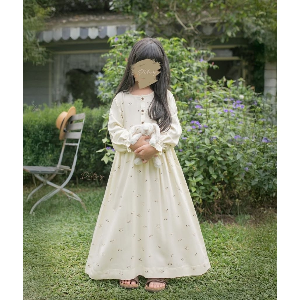 Nilou Little Ditsy size 7 Peach & Cream