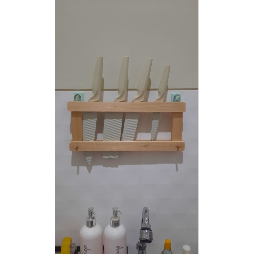 Tempat Pisau Aesthetic