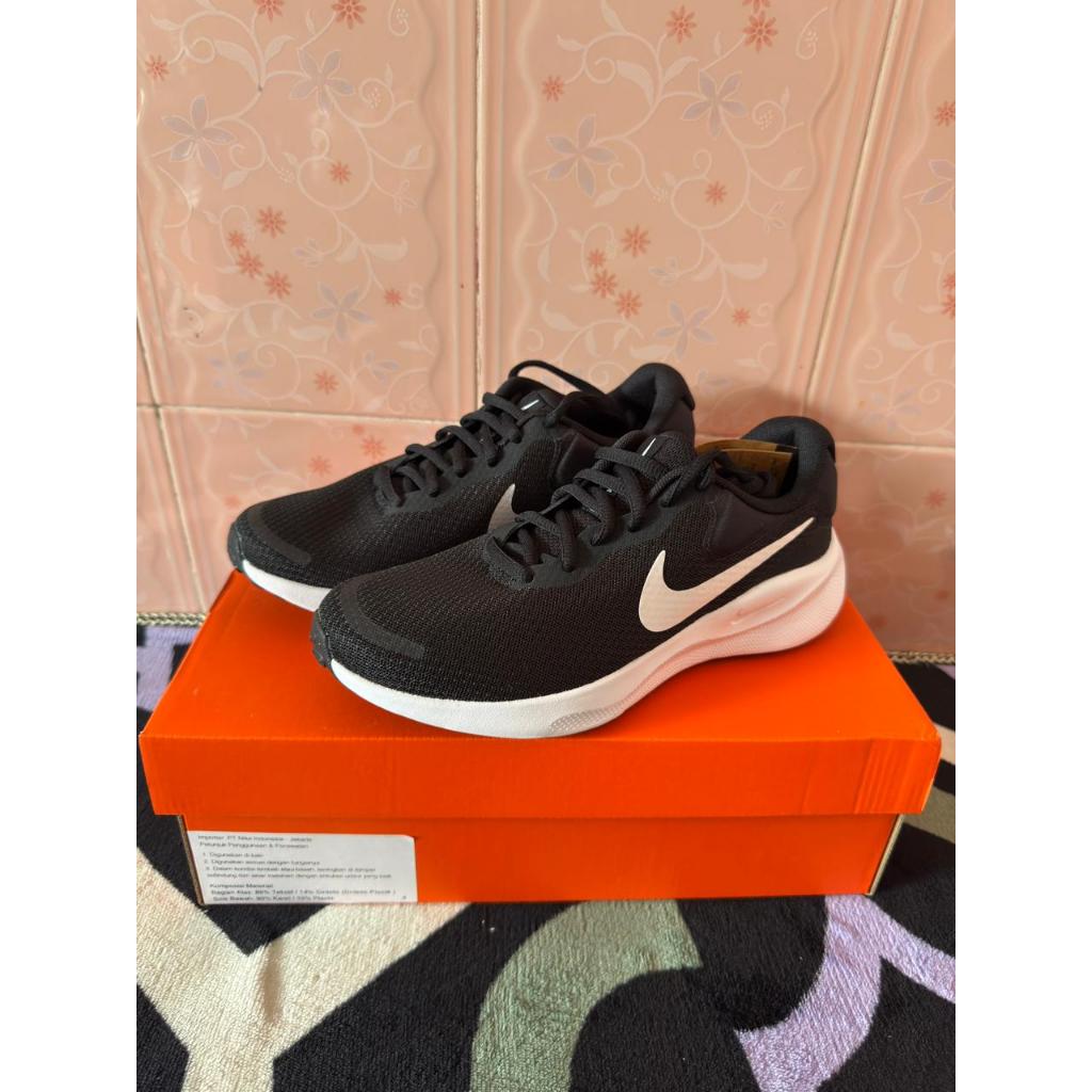 nike revolution 7 original