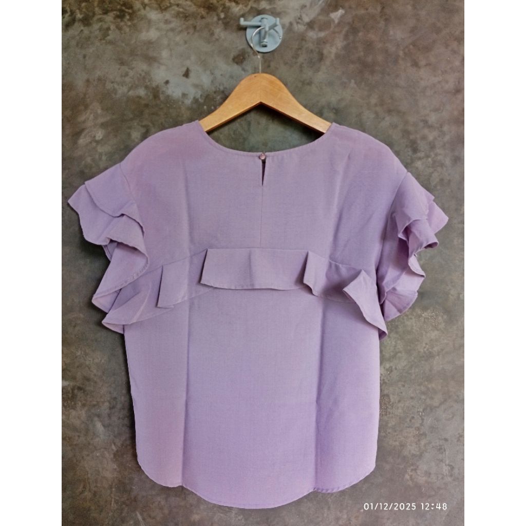 Prelove blouse ruffle wanita