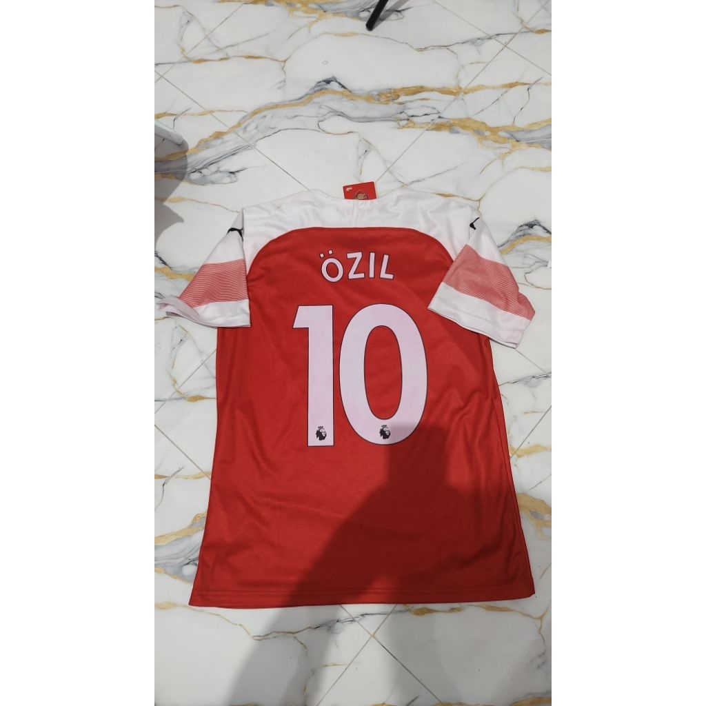 jersey retro Arsenal Ozil size M