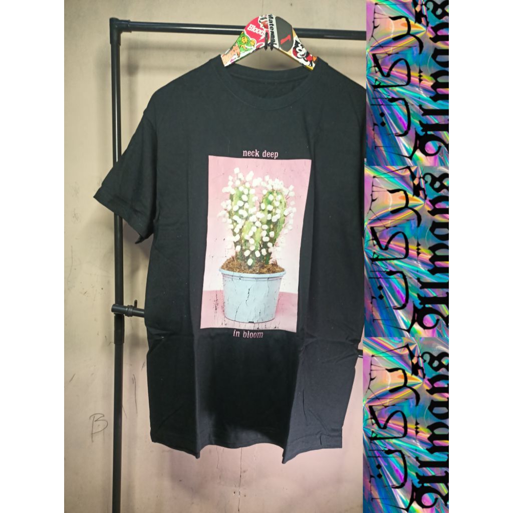 T-SHIRT ORIGINAL MARCHEDISE NECK DEEP IN BLOOM