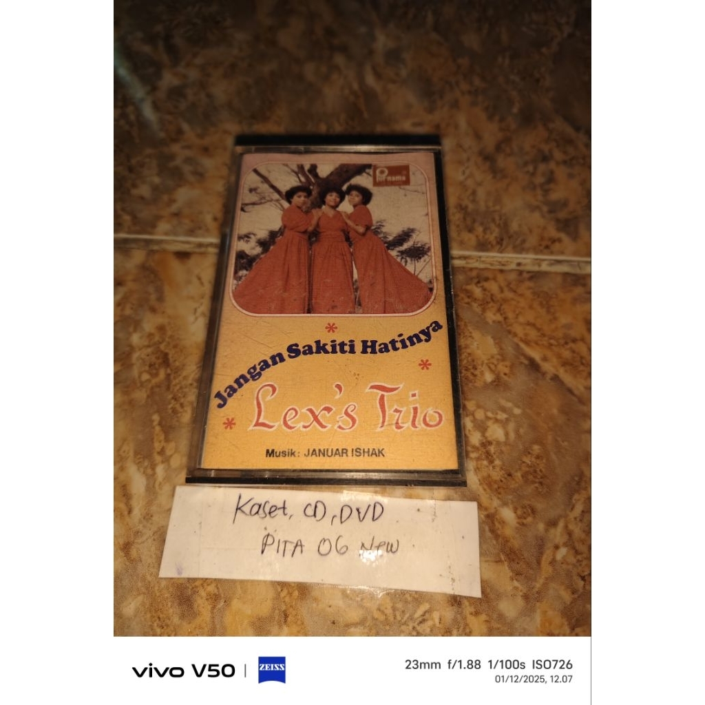 Kaset Pita Jangan Sakiti Hatinya - Lex's trio