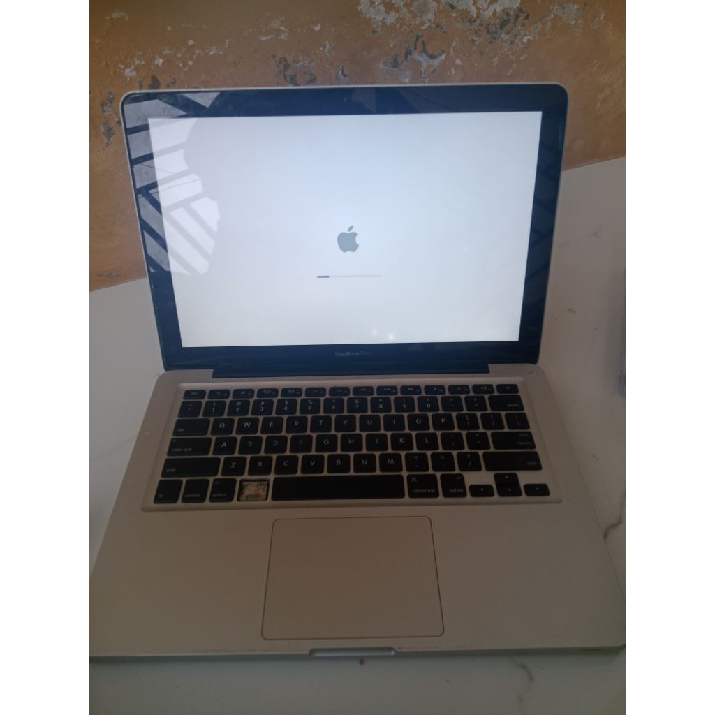 Macbook Pro 2011 Core i7 Ram 4Gb Hdd500Gb