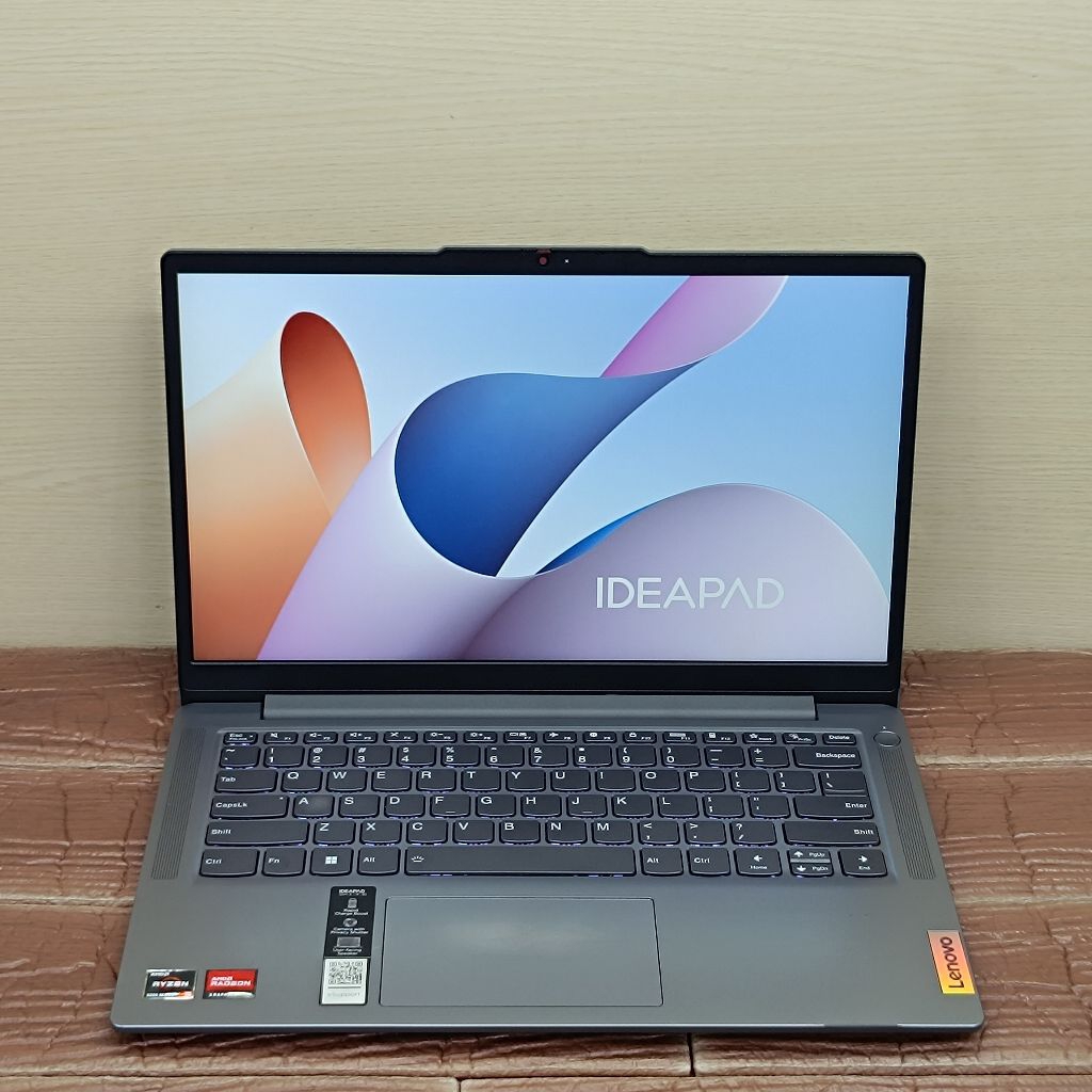 Laptop Lenovo Ideapad Slim 3 14ABR8 AMD RYZEN 5-5625U RAM 16GB SSD 512GB Backlit IPS