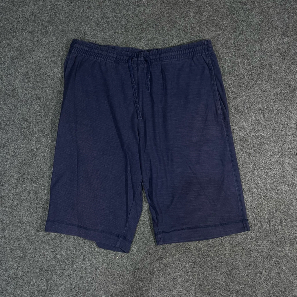 Celana pendek Uniqlo second