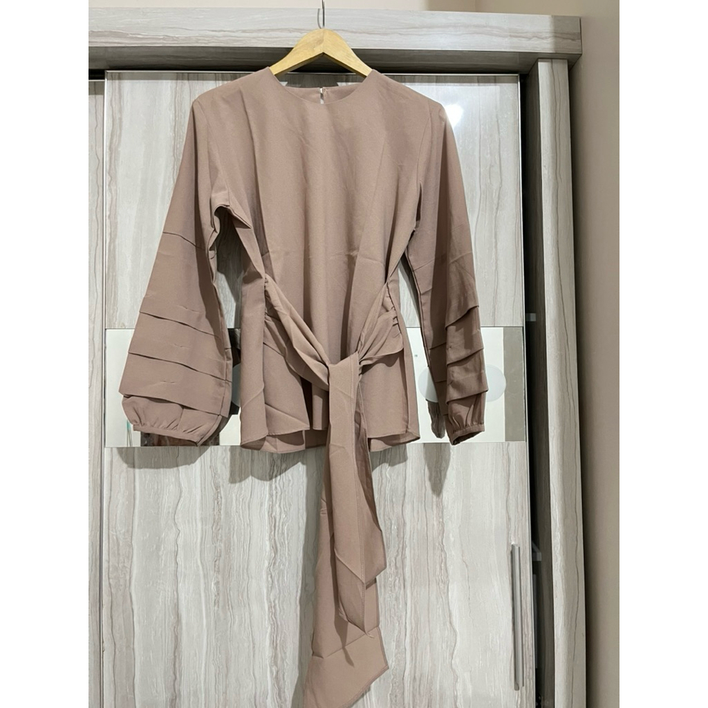 Oclo blouse Preloved