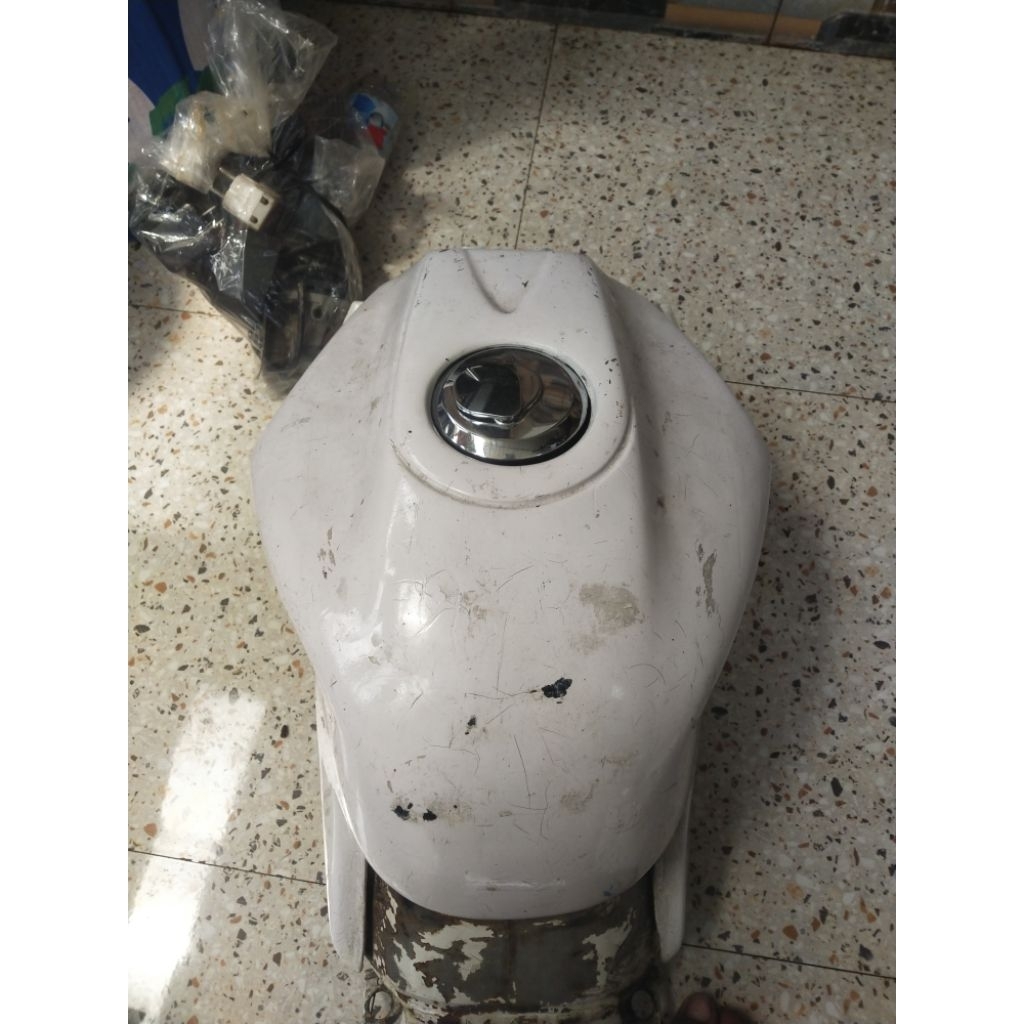 TANGKI CB150R OLD COPOTAN