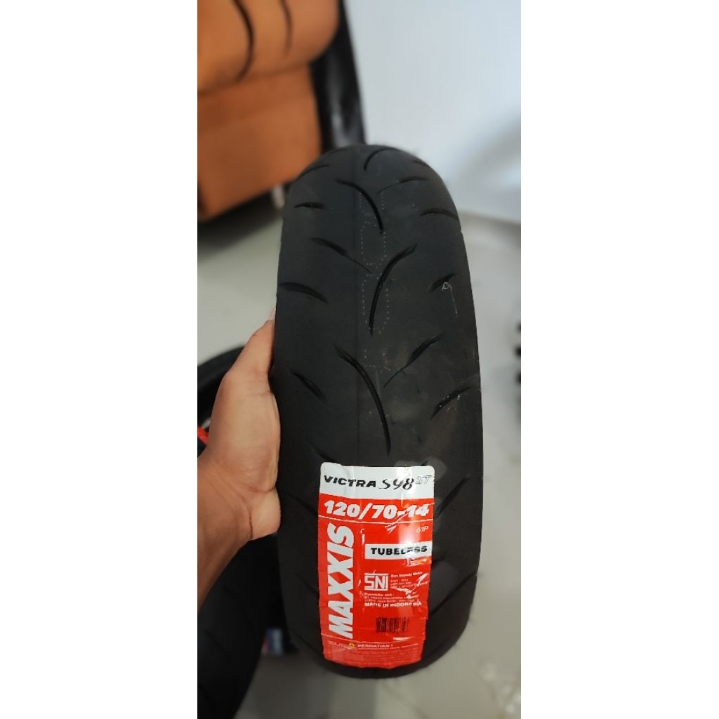 maxxis victra 120/70-14