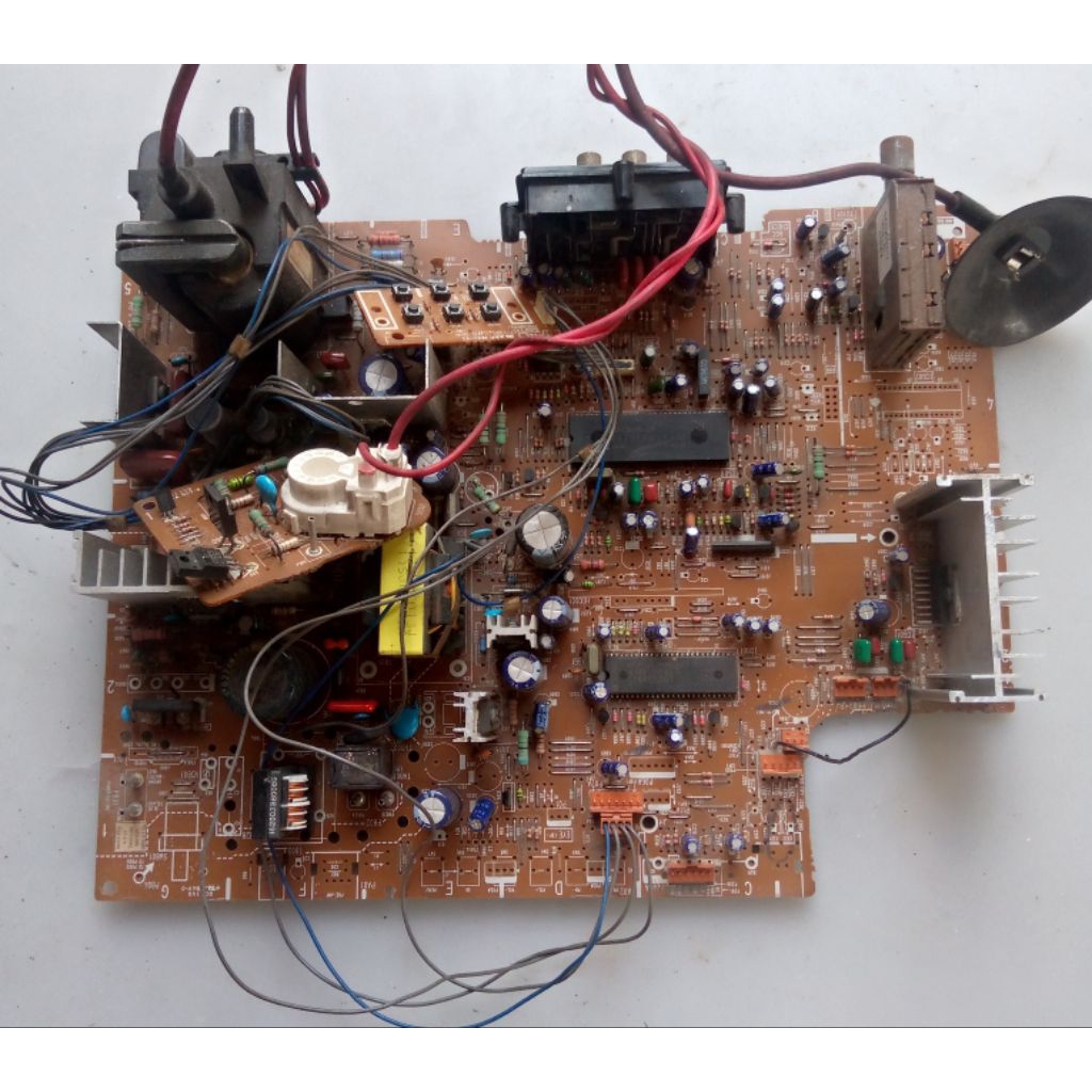 mesin tv LG tabung 21inch,komponen lengkap,cabutan blm test/gambling