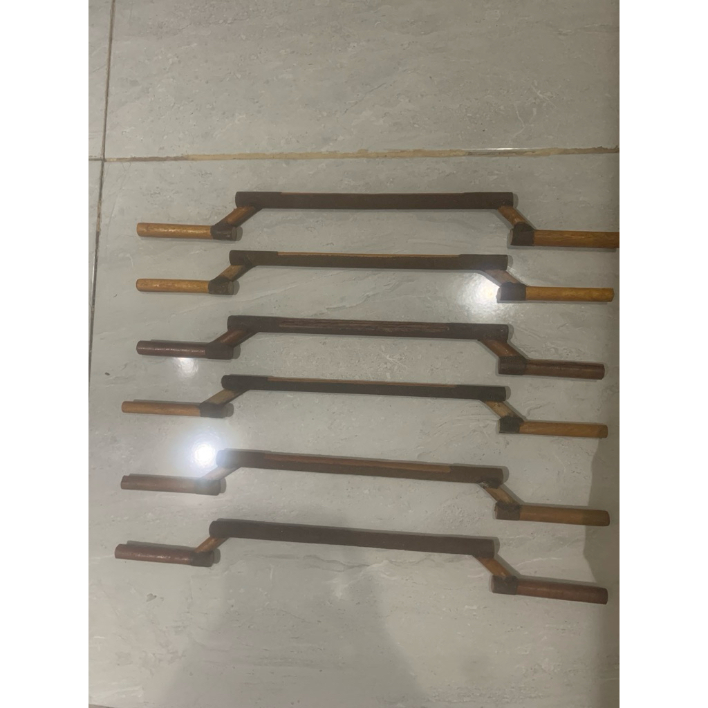 Tangkringan Amplas Gawang Anis Merah