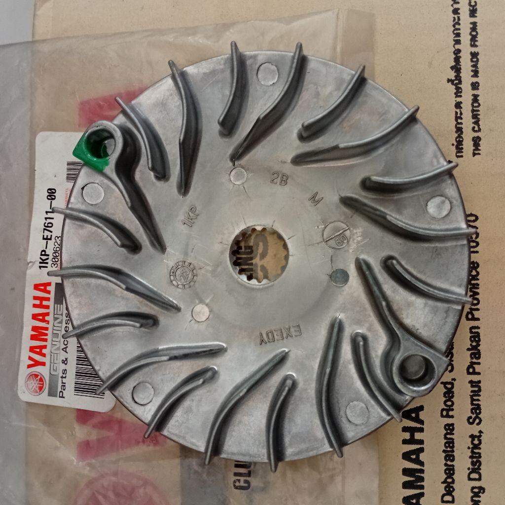 DUDUKAN KIPAS V-BELT LAWAN RUMAH ROLLER MIO GT 115 1KP-E7611-00 ORIGINAL YAMAHA GENUINE