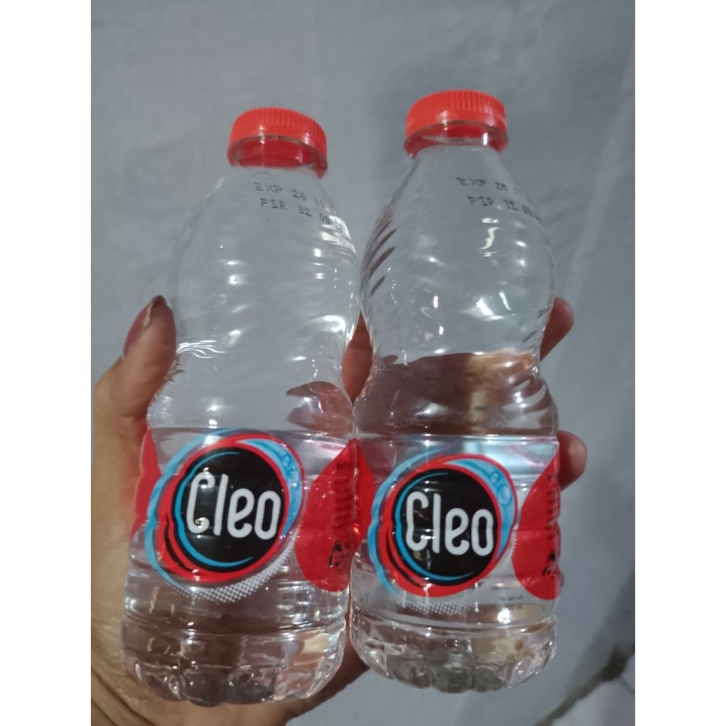 Cleo air minum kemasan botol kecil 220 ml