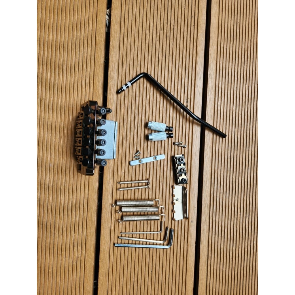 Tremolo Gitar Edge Japan Cosmo