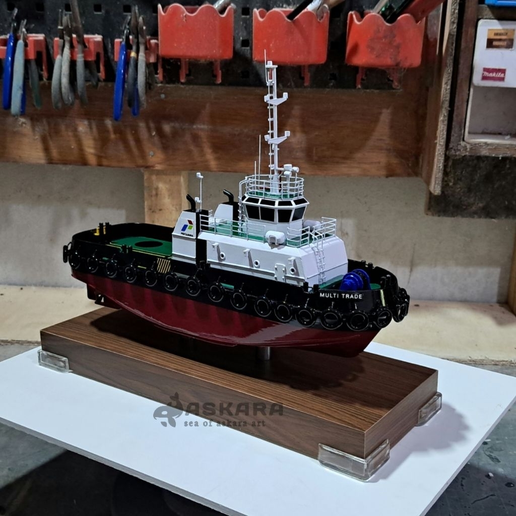 Miniatur Kapal Tugboat Multi Trade 30cm