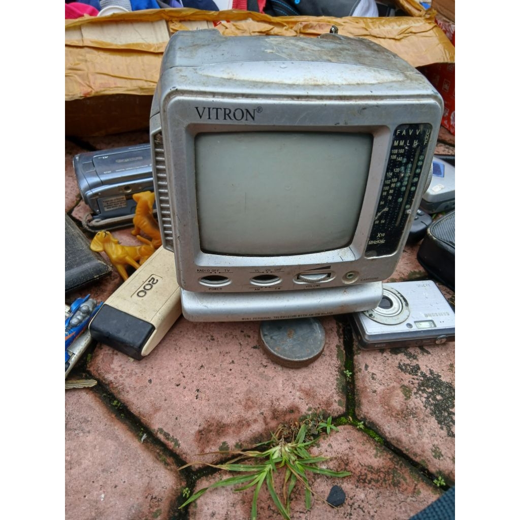 tv mini 145rb  jadul antik kuno lawas vintage display anggap mati