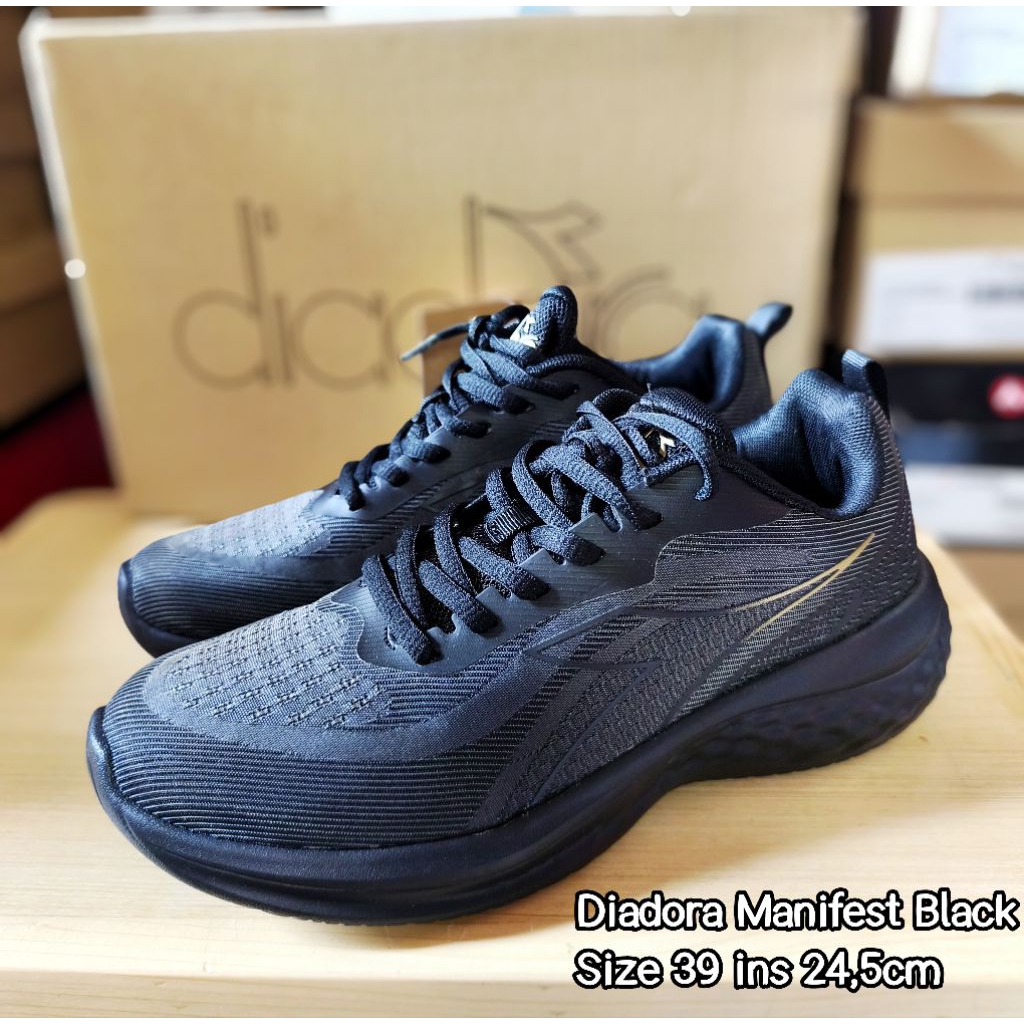 Sepatu Diadora Full black / Hitam Original 100%