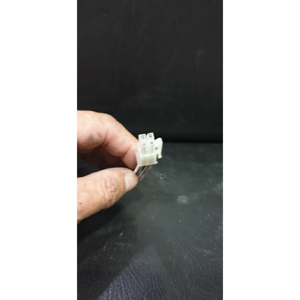 Soket High Input atau speaker out untuk Sub aktif atau power