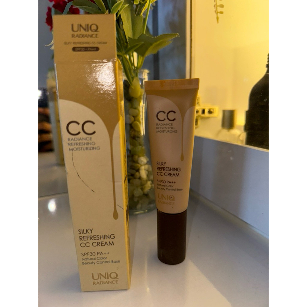 UNIQ Silky Resfreshing CC Cream SPF 30 PA++ by Wijaya Platinum