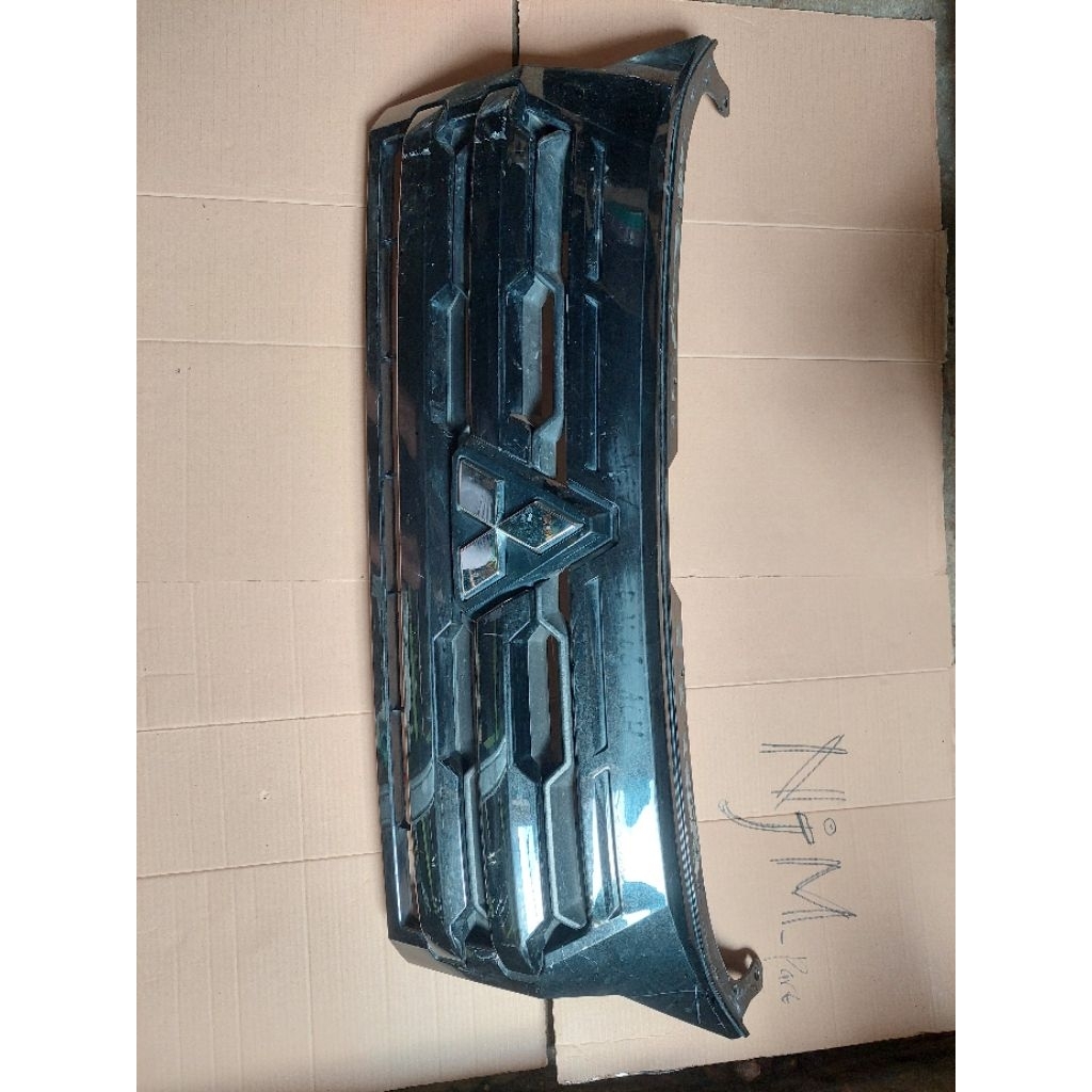 Grill Grille Mitsubishi Xpander Ultimate Second Ori