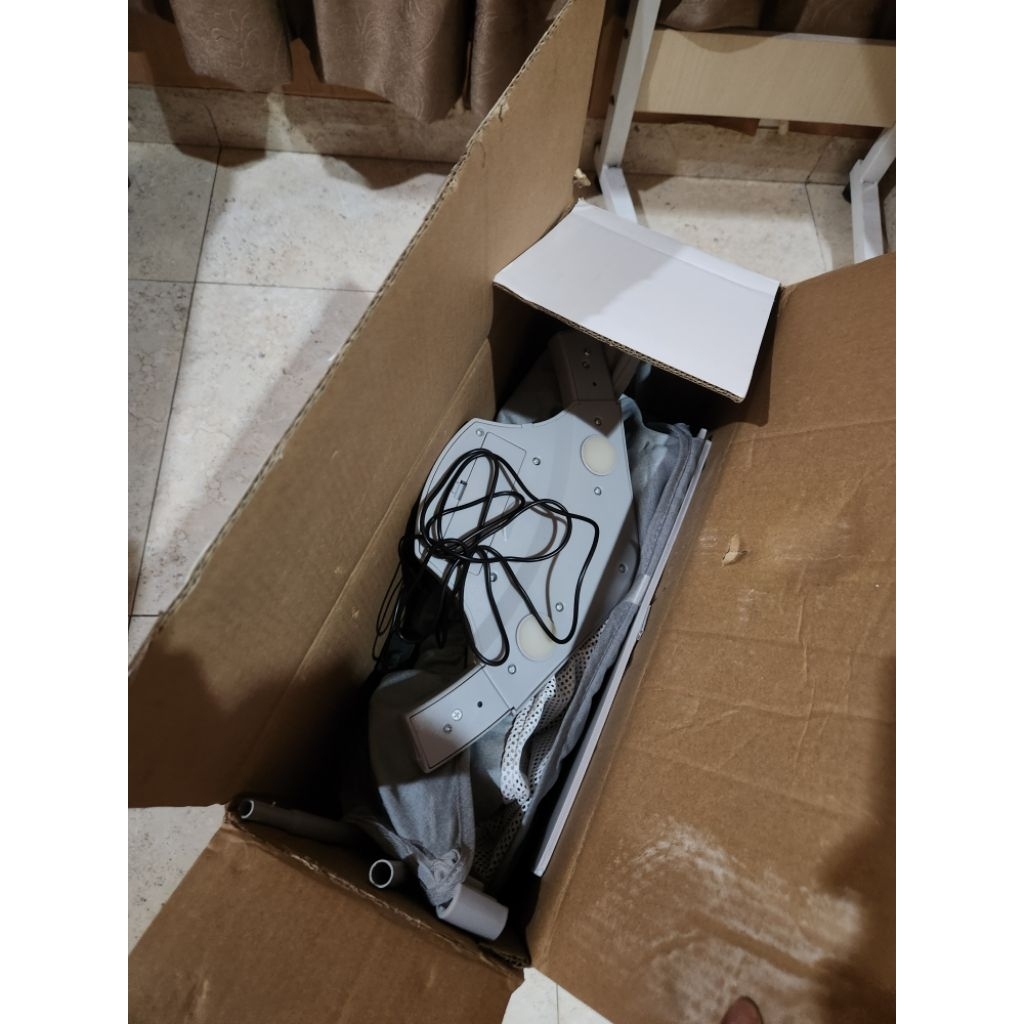 preloved baby boss bouncer  Grey elephant