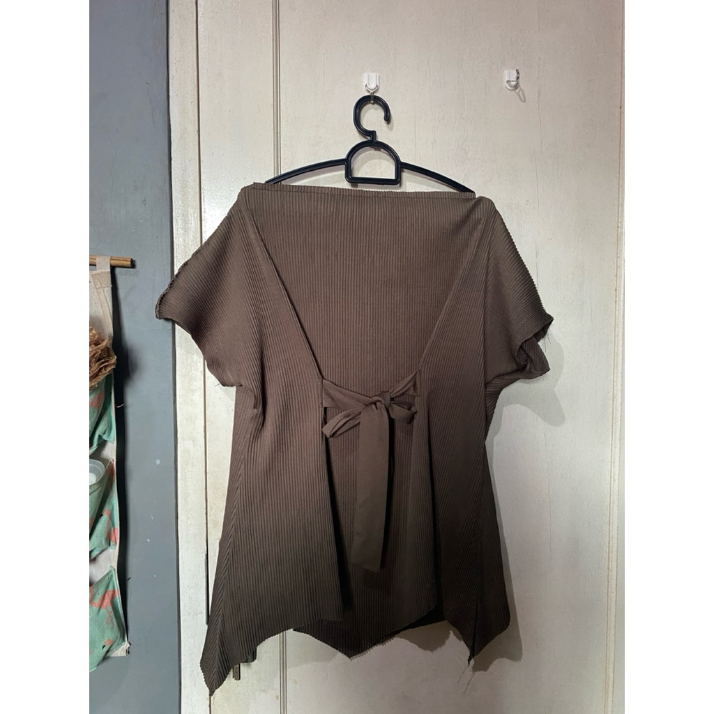 [PRELOVED] Blouse Plisket Dominica