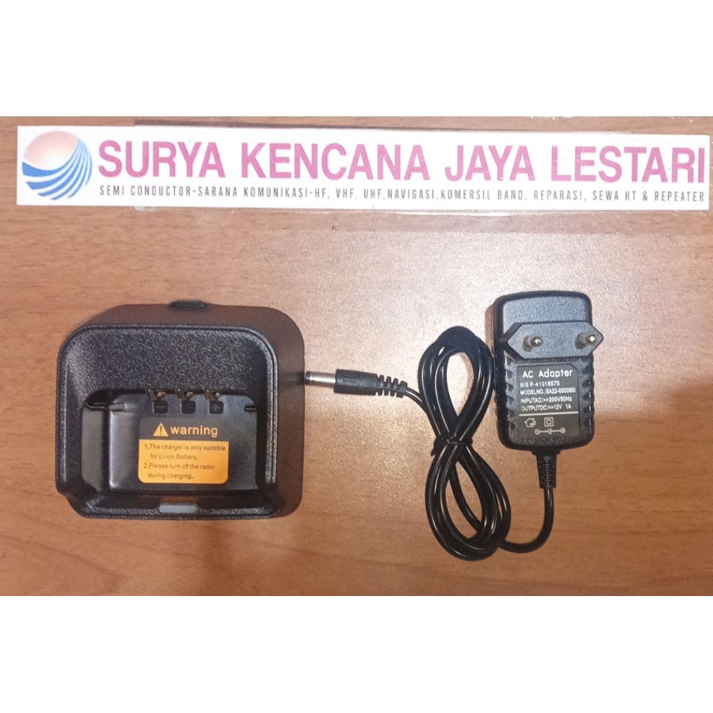 CHARGER HT BERLIN BL-889