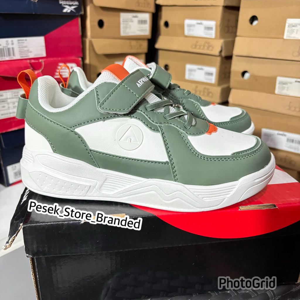 Sepatu Airwalk Clint Jr hijau putih size 33,35 saja original sale diskon murah