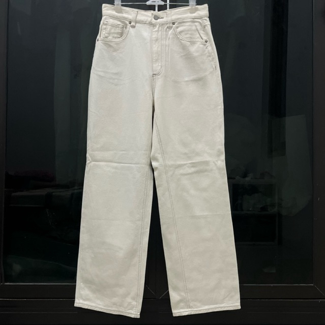 GU Soft Jeans Kulot Loose Pants Broken White