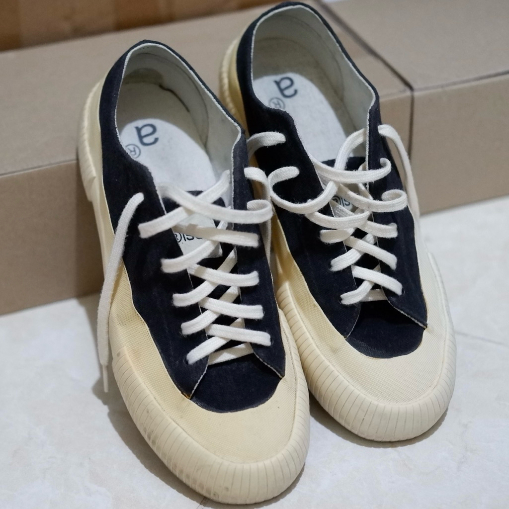 sepatu arise second size 42 lokal brand