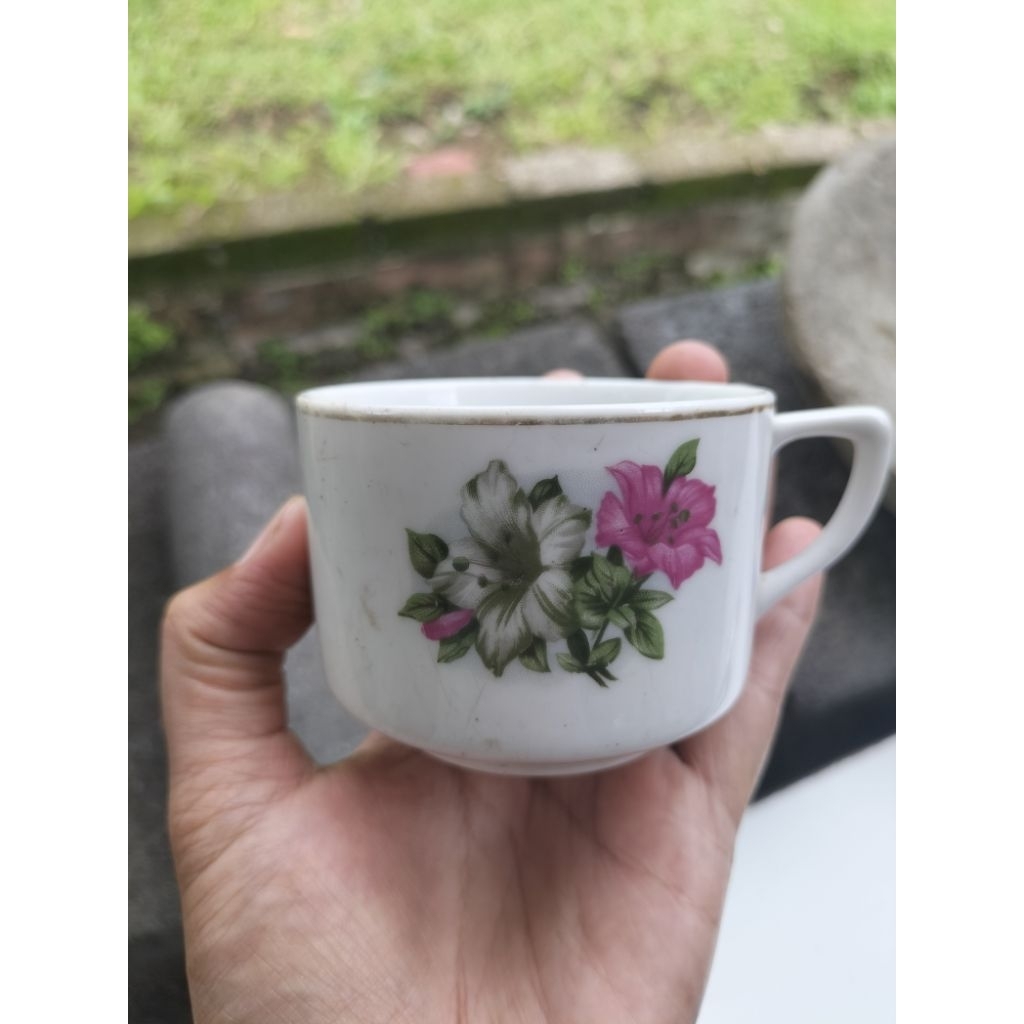 Cangkir kopi jadul klasik ndeso warisan simbah