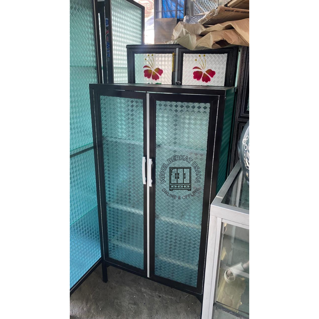 Lemari Rak Piring Kaca 2 Pintu