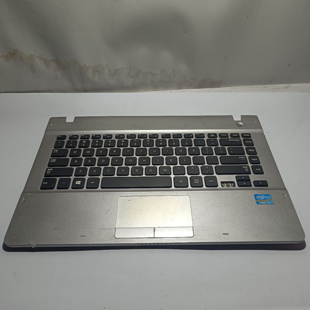 Casing Cassing Case Kesing Frame keyboard laptop Samsung NP270 270E 275E NP270E4V NP275E4V