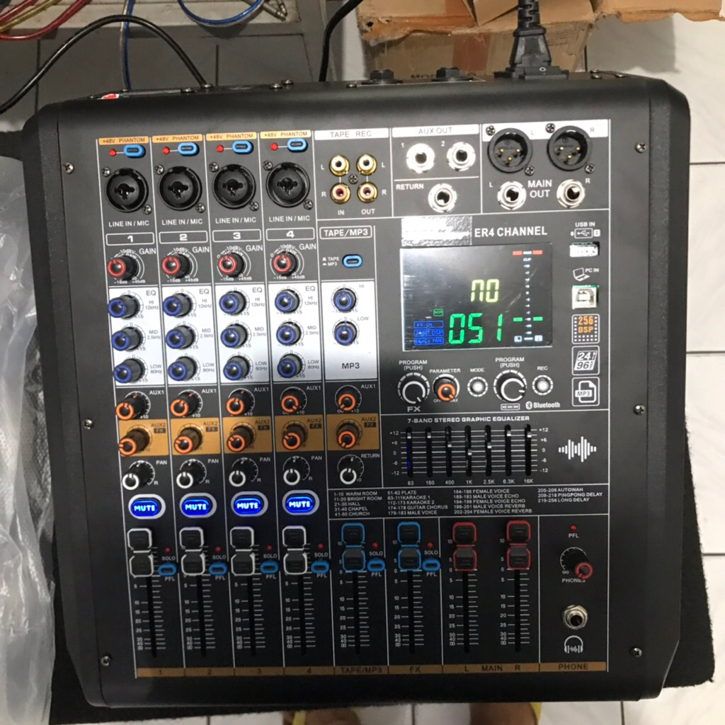 power mixer black spider ER 4 4 channel power mixer 256 dsp
